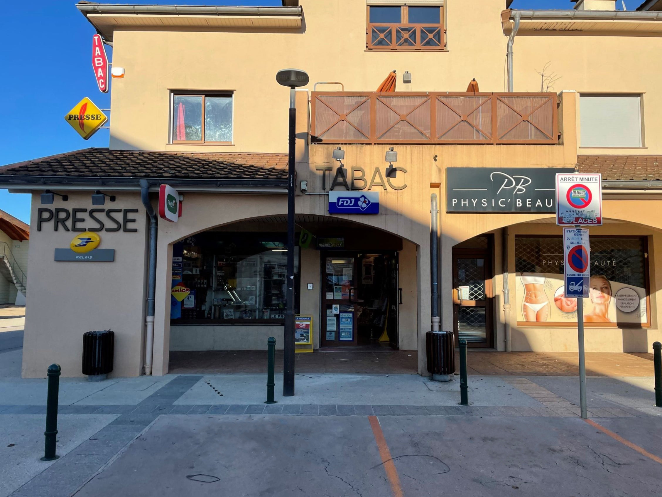 Photo de la facade du bureau de tabac Le Memphis à Bellignat